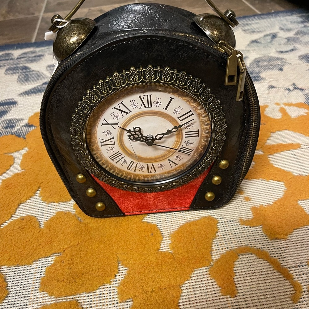 Vintage Clock Design Crossbody Bag - Black and Red